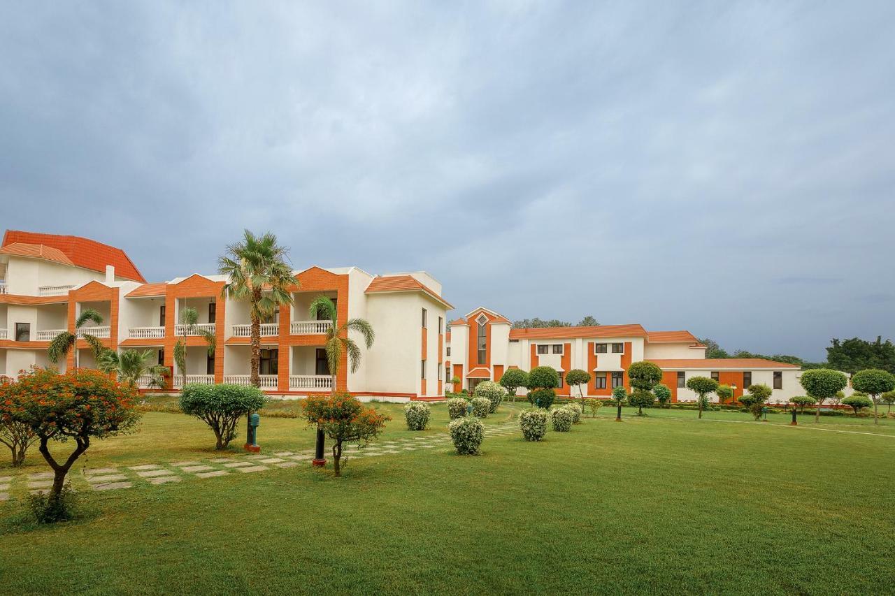מלון רישיקש Naturoville Ayurvedic And Yoga Retreat מראה חיצוני תמונה